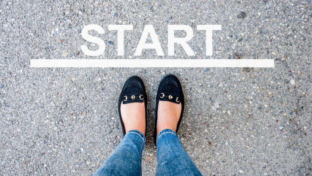 mit-avgs-coaching-business-aufbauen Frau baut mit Unterstützung eines geförderten Gründercoachings ihr Coaching-Business auf